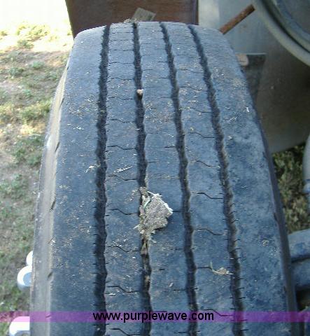 image for item 1801 1988 Freightliner FLC-64T semi truck