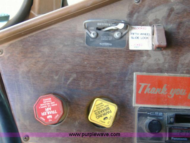 image for item 1801 1988 Freightliner FLC-64T semi truck