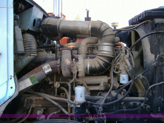 image for item 1801 1988 Freightliner FLC-64T semi truck