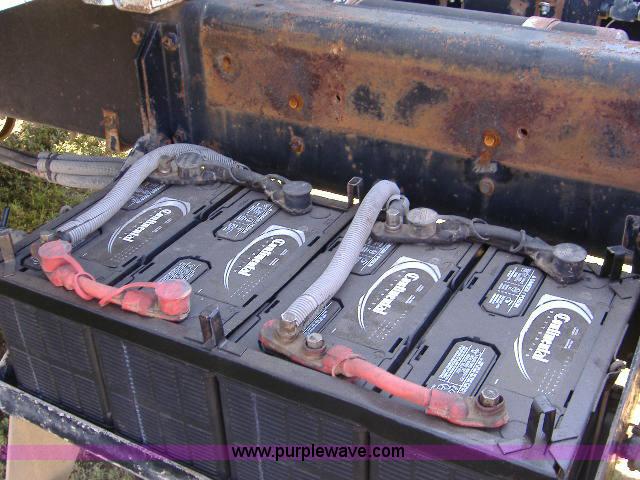 image for item 1801 1988 Freightliner FLC-64T semi truck