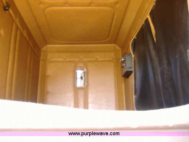 image for item 1801 1988 Freightliner FLC-64T semi truck