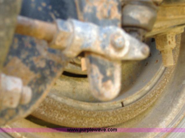 image for item 1801 1988 Freightliner FLC-64T semi truck