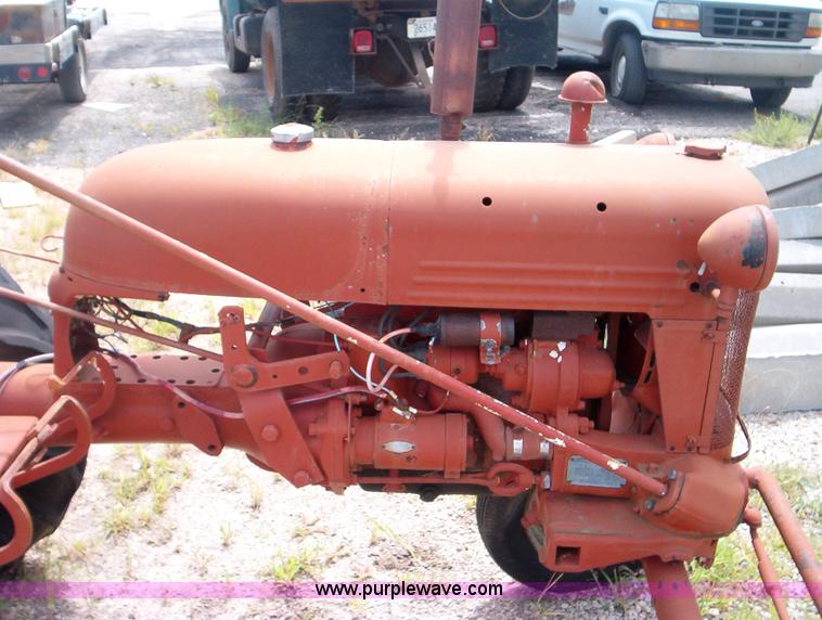 image for item 1900 IH Farmall F Cub tractor