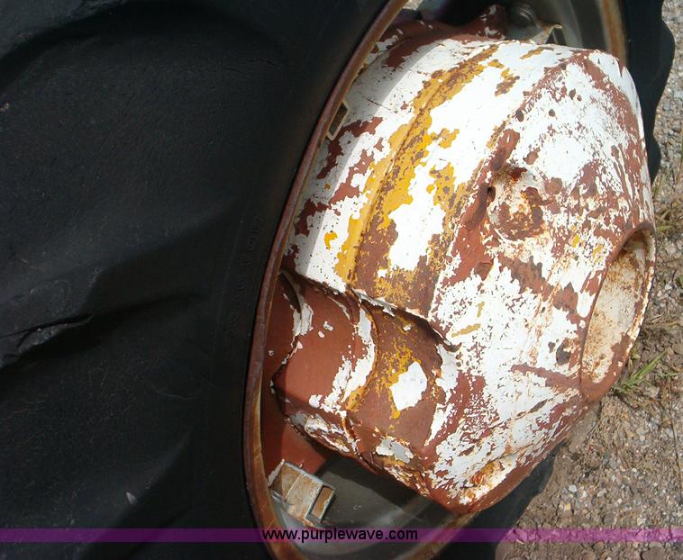 image for item 1900 IH Farmall F Cub tractor