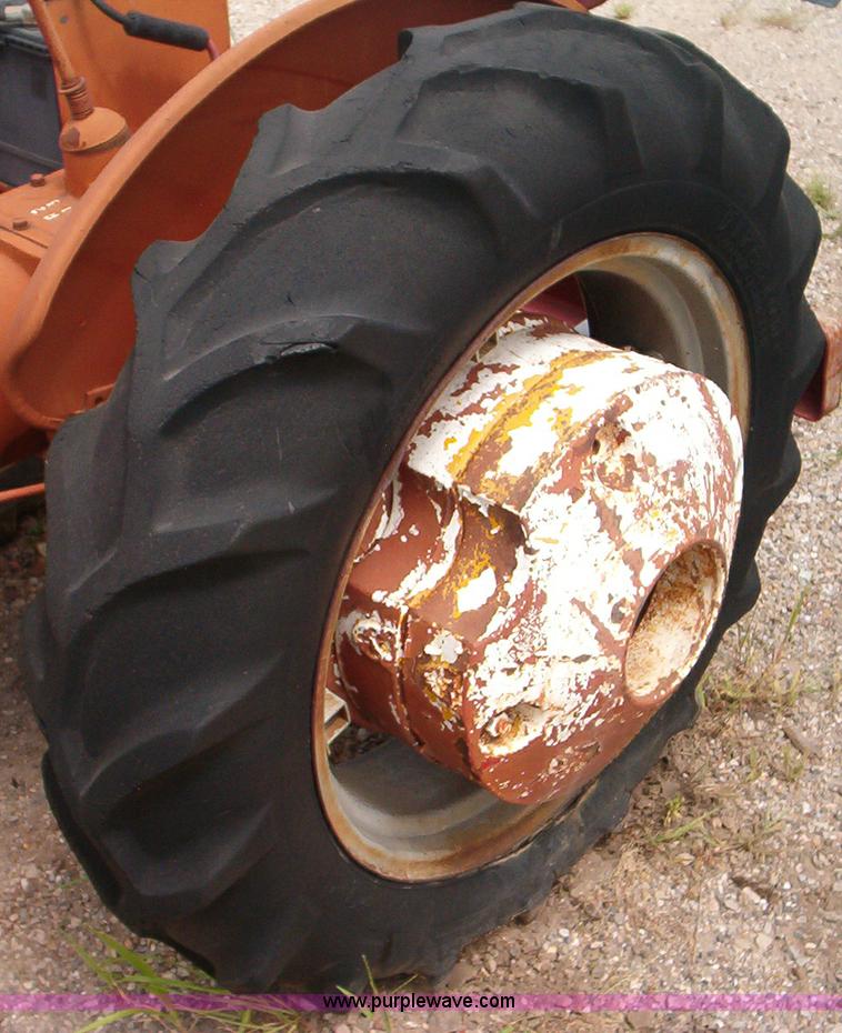 image for item 1900 IH Farmall F Cub tractor