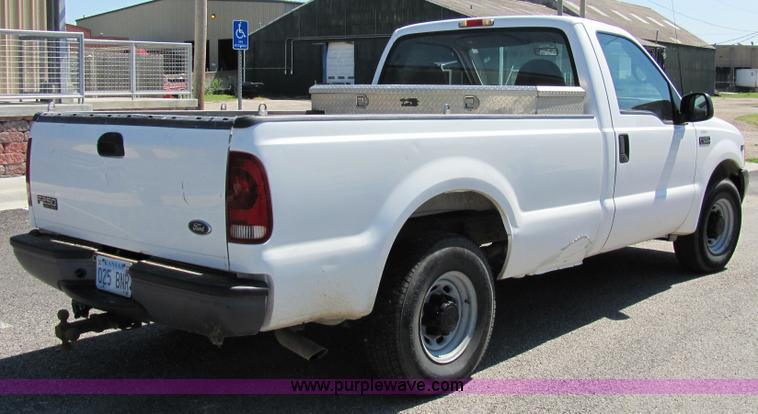 image for item 2244 2001 Ford F250 Super Duty pickup truck