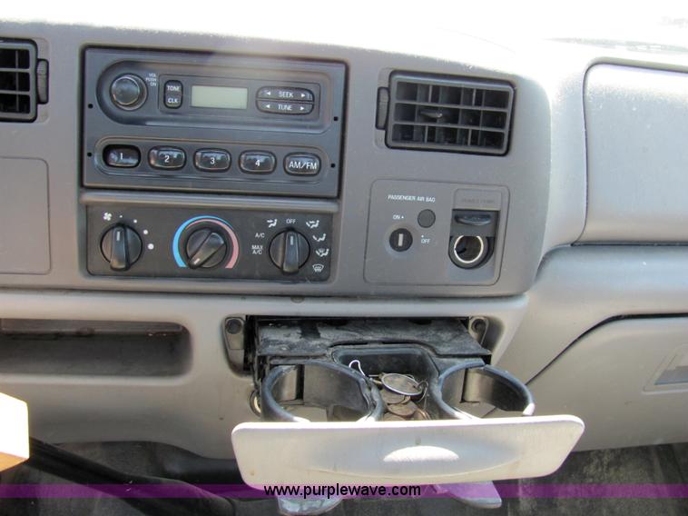 image for item 2244 2001 Ford F250 Super Duty pickup truck