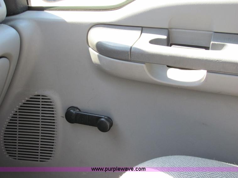 image for item 2244 2001 Ford F250 Super Duty pickup truck