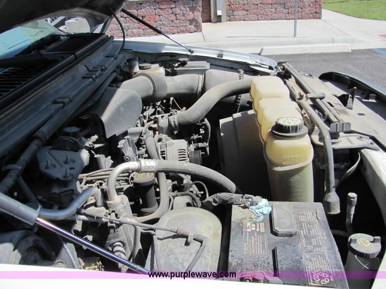 image for item 2244 2001 Ford F250 Super Duty pickup truck