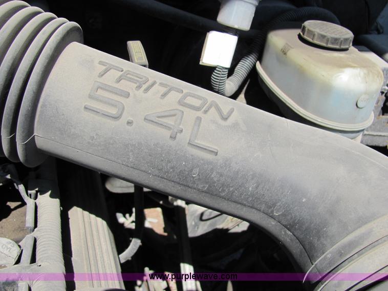 image for item 2244 2001 Ford F250 Super Duty pickup truck