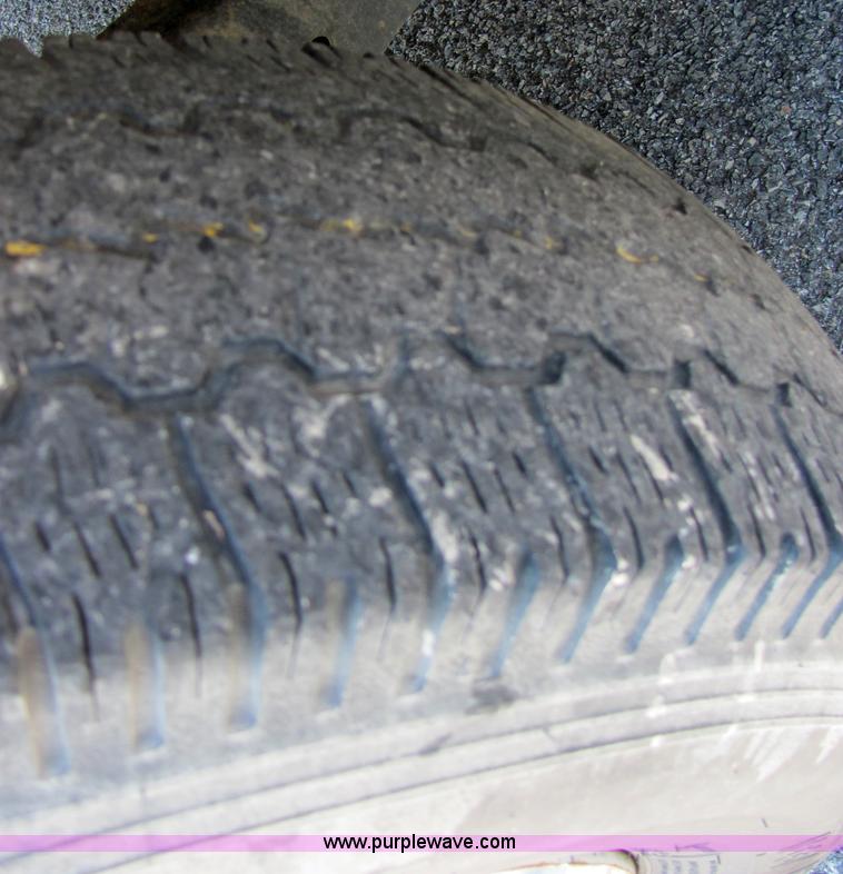 image for item 2244 2001 Ford F250 Super Duty pickup truck