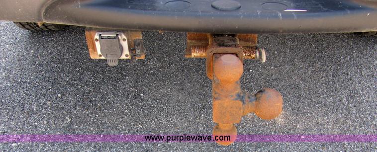 image for item 2244 2001 Ford F250 Super Duty pickup truck