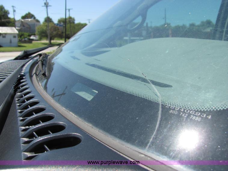 image for item 2244 2001 Ford F250 Super Duty pickup truck