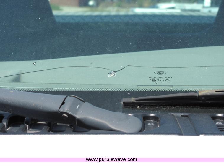 image for item 2244 2001 Ford F250 Super Duty pickup truck