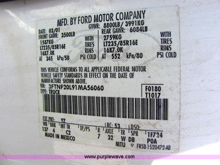 image for item 2244 2001 Ford F250 Super Duty pickup truck