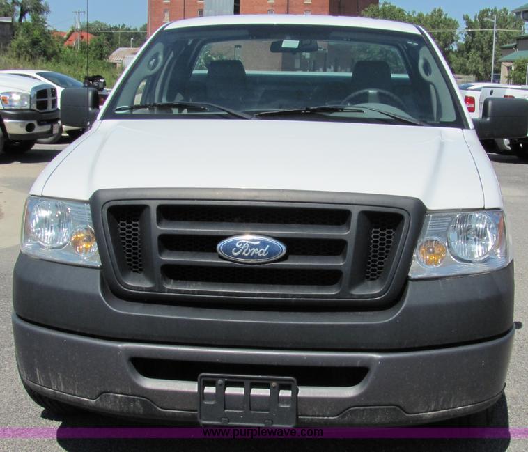 image for item 2245 2006 Ford F150 pickup truck