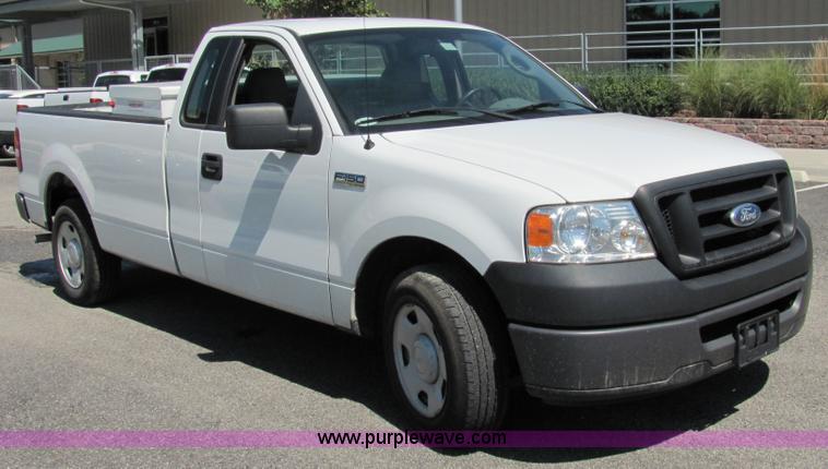 image for item 2245 2006 Ford F150 pickup truck