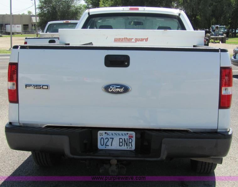 image for item 2245 2006 Ford F150 pickup truck