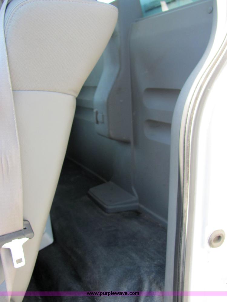 image for item 2245 2006 Ford F150 pickup truck