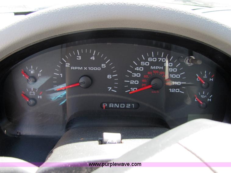 image for item 2245 2006 Ford F150 pickup truck