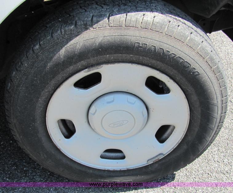 image for item 2245 2006 Ford F150 pickup truck