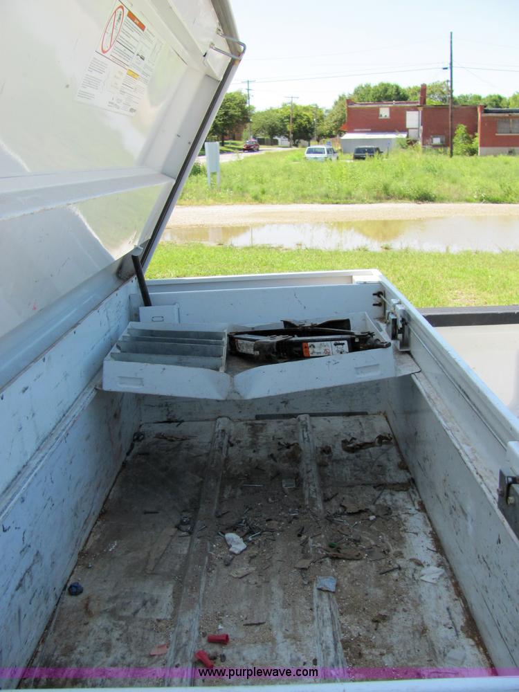 image for item 2245 2006 Ford F150 pickup truck