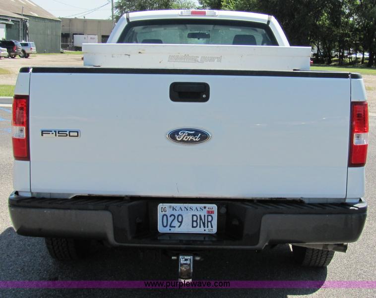 image for item 2247 2006 Ford F150 XL pickup truck