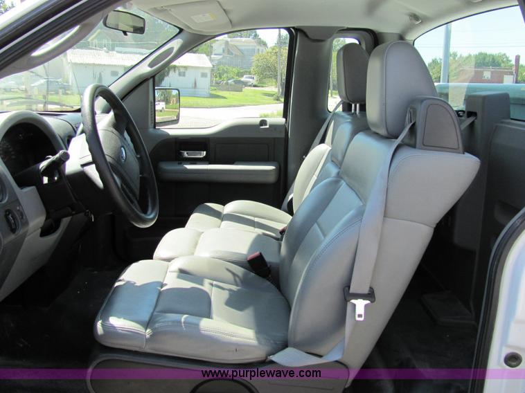 image for item 2247 2006 Ford F150 XL pickup truck