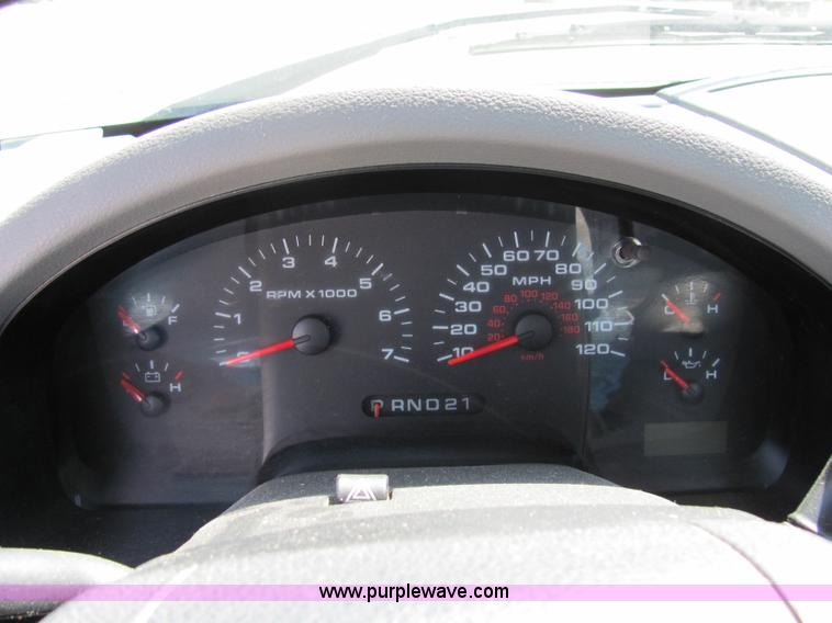 image for item 2247 2006 Ford F150 XL pickup truck