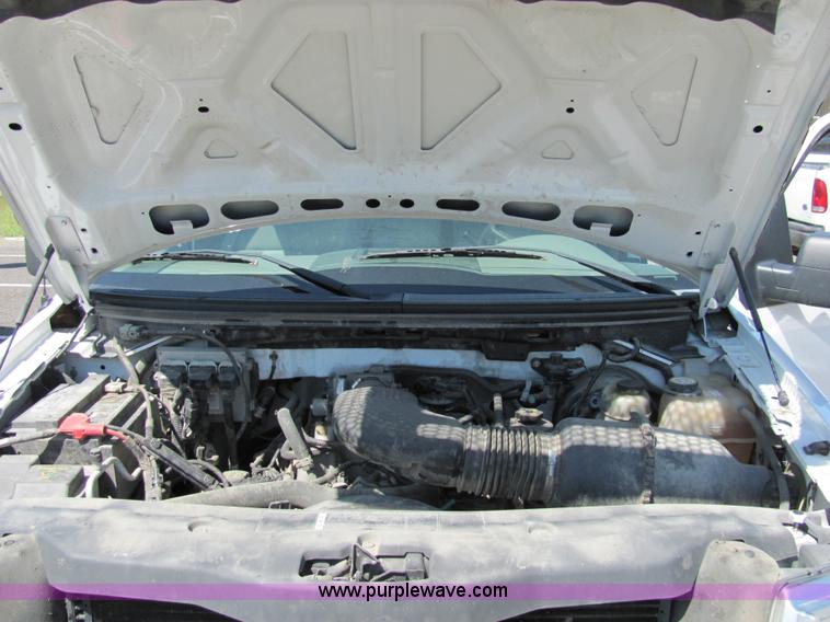 image for item 2247 2006 Ford F150 XL pickup truck