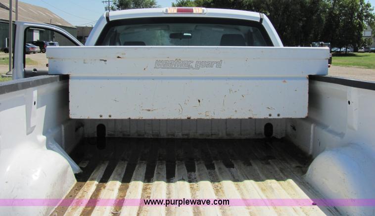 image for item 2247 2006 Ford F150 XL pickup truck