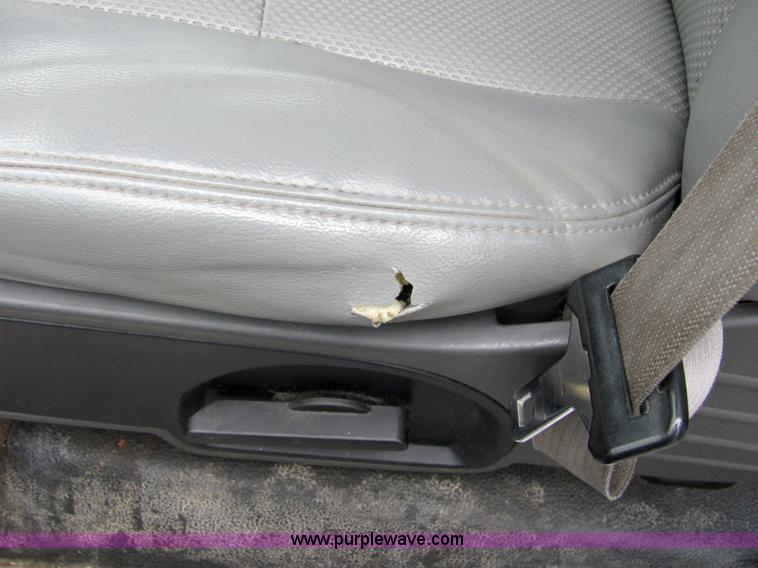 image for item 2330 2006 Ford F150 pickup truck