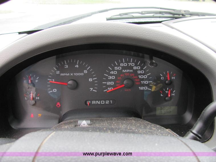 image for item 2330 2006 Ford F150 pickup truck