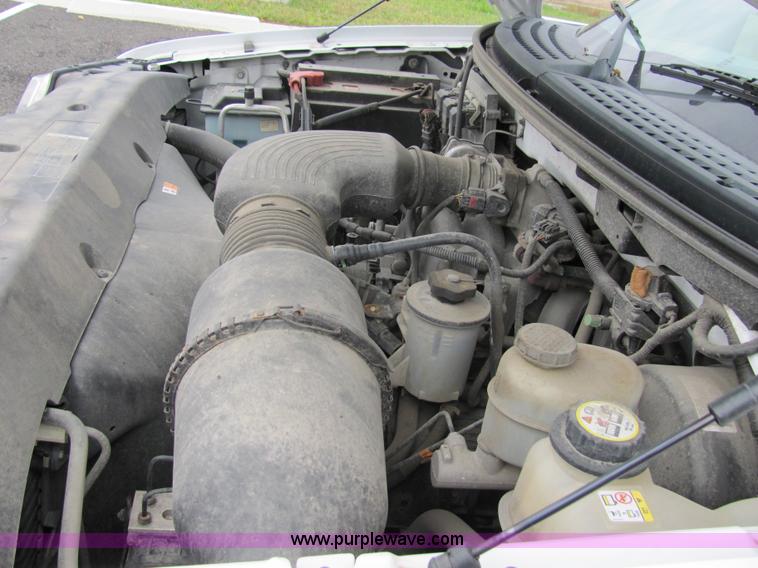 image for item 2330 2006 Ford F150 pickup truck