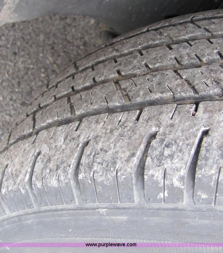 image for item 2330 2006 Ford F150 pickup truck