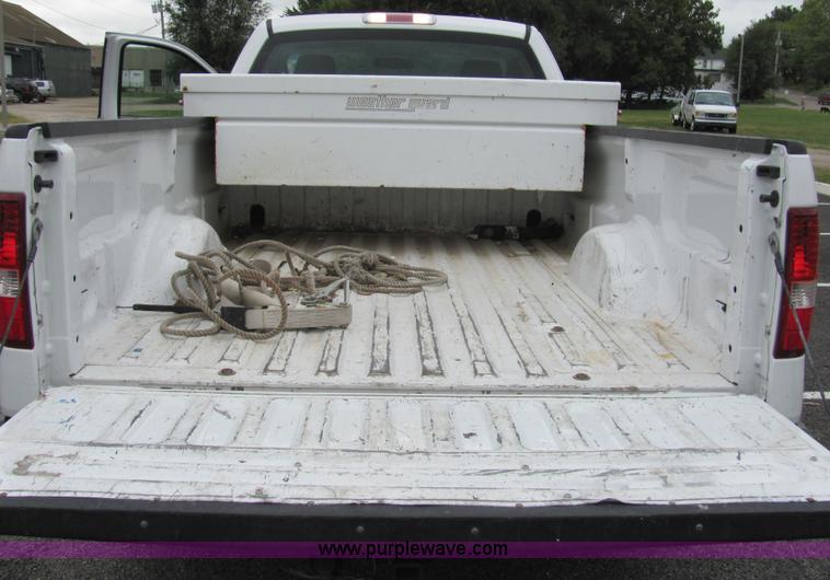 image for item 2330 2006 Ford F150 pickup truck