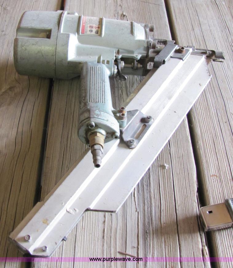 Hitachi NR83AA 3 1/4" air strip nailer in Lawrence, KS Item 2405 sold