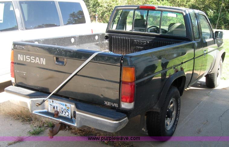 image for item 2766 1994 Nissan pickup