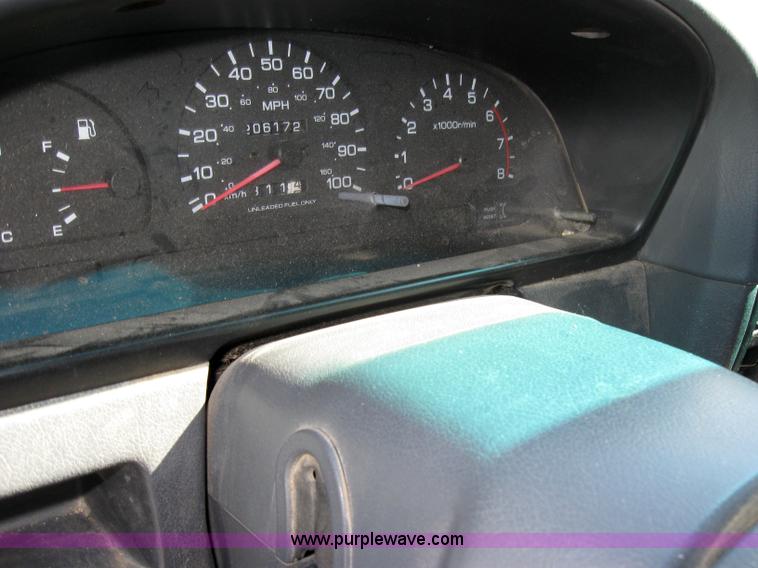 image for item 2766 1994 Nissan pickup