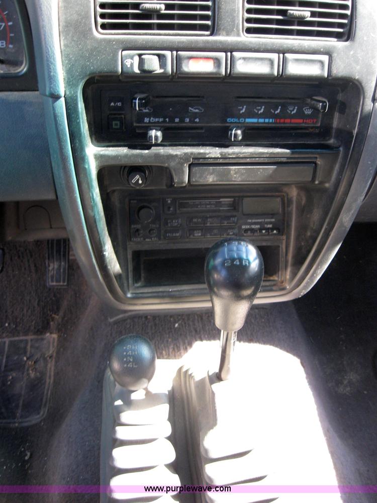 image for item 2766 1994 Nissan pickup