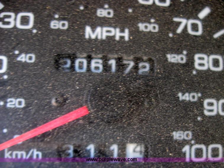 image for item 2766 1994 Nissan pickup