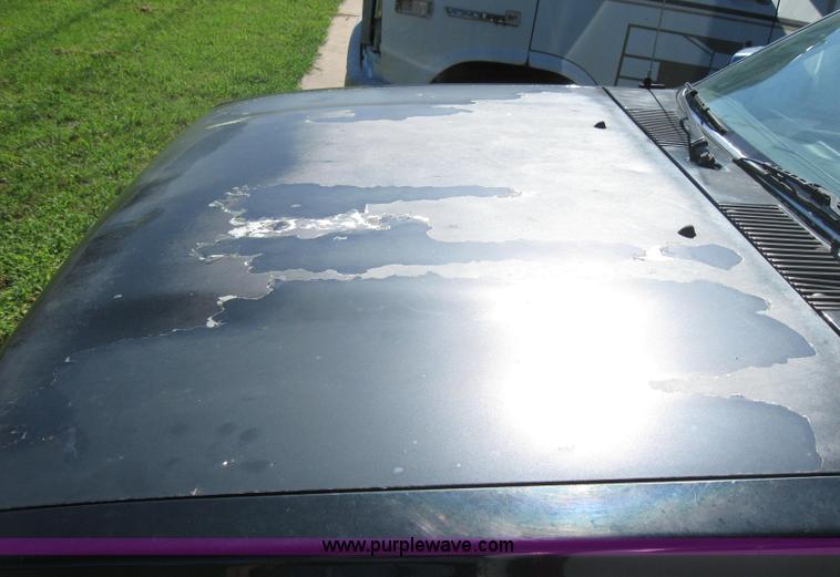 image for item 2766 1994 Nissan pickup