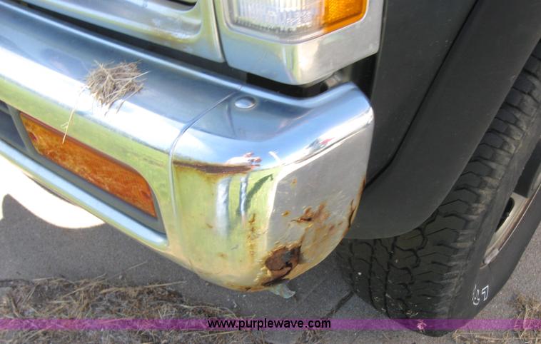 image for item 2766 1994 Nissan pickup