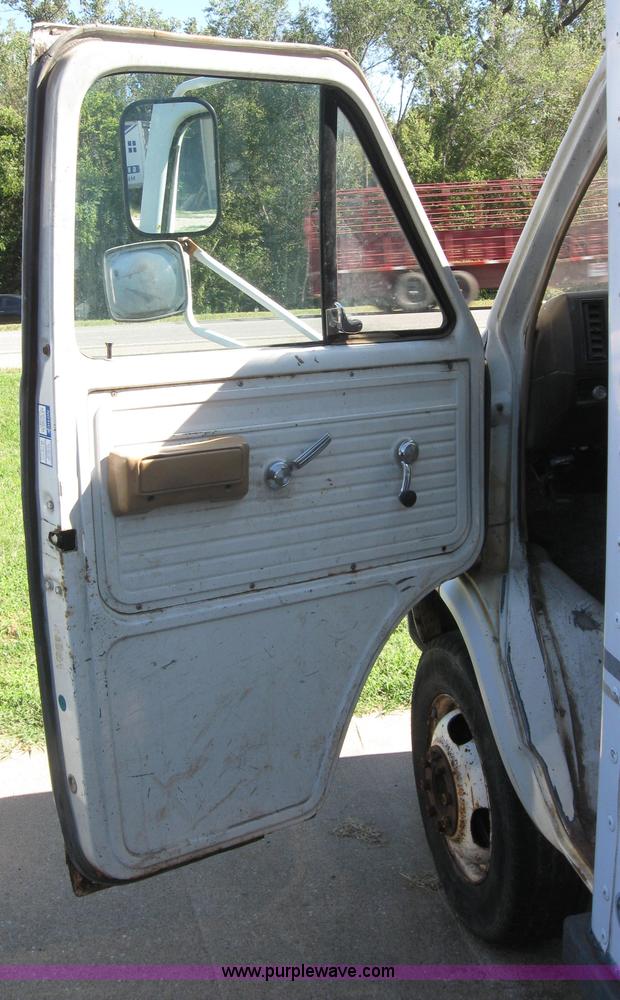 image for item 2767 1984 GMC Vandura 3500
