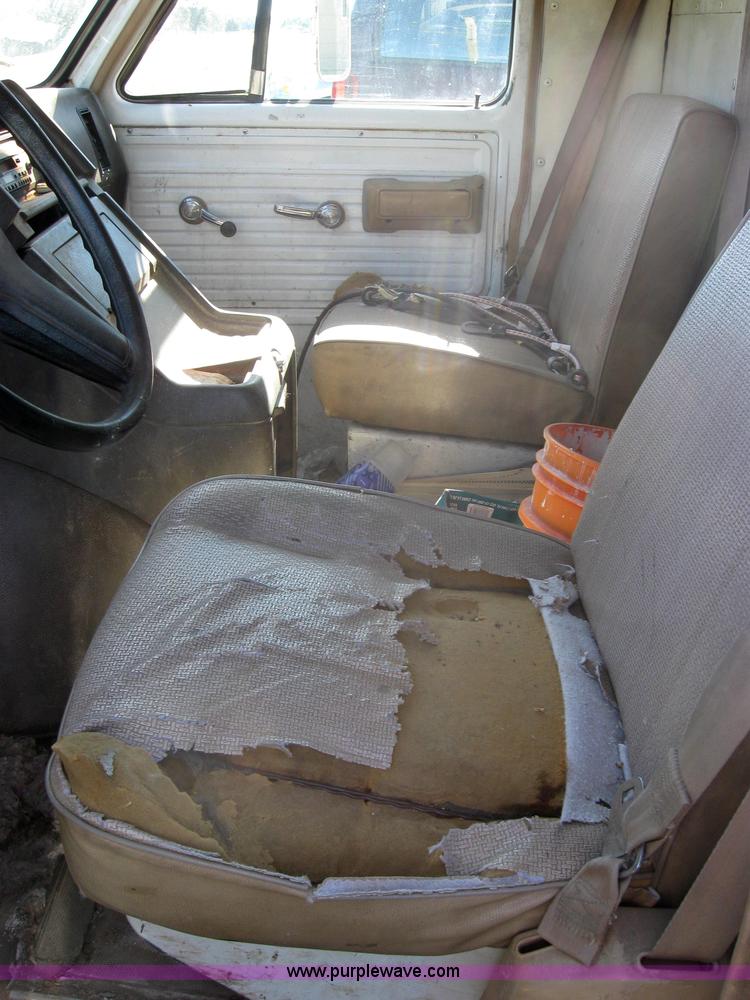 image for item 2767 1984 GMC Vandura 3500