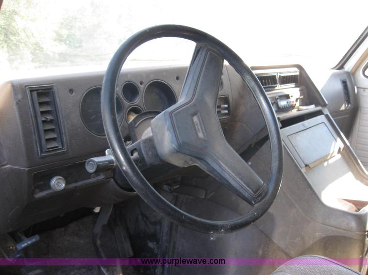 image for item 2767 1984 GMC Vandura 3500
