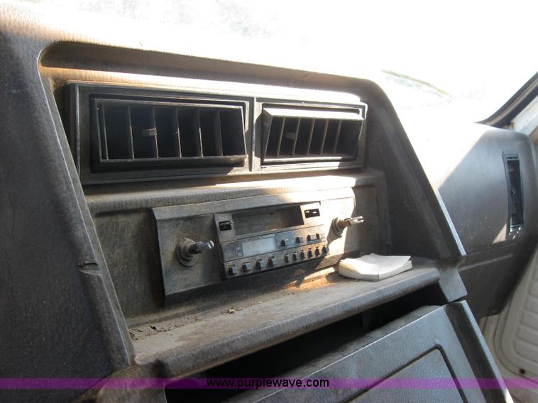 image for item 2767 1984 GMC Vandura 3500