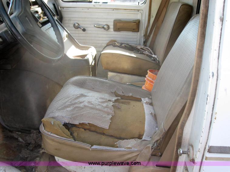 image for item 2767 1984 GMC Vandura 3500