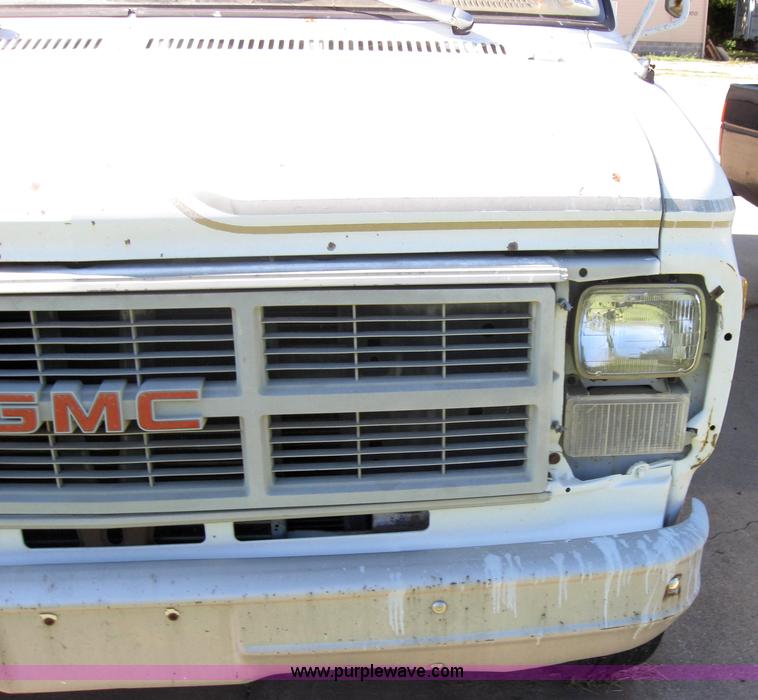image for item 2767 1984 GMC Vandura 3500