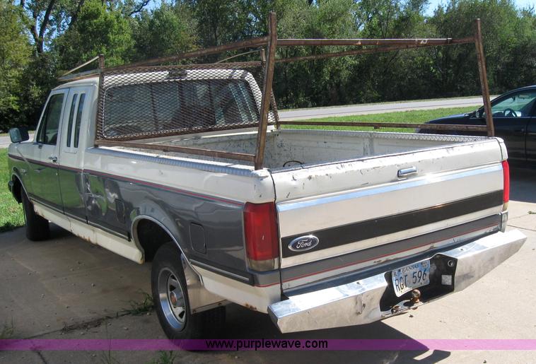 image for item 2769 1990 Ford F150 super cab pickup
